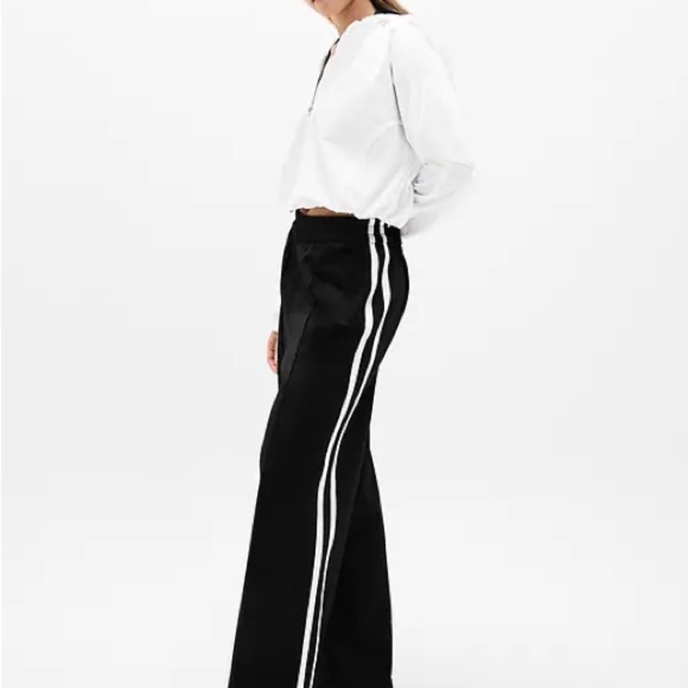 Athleta Tempo Mid Rise Wide Leg Track Pant